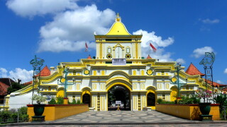 Mosque in Indonesia.jpg