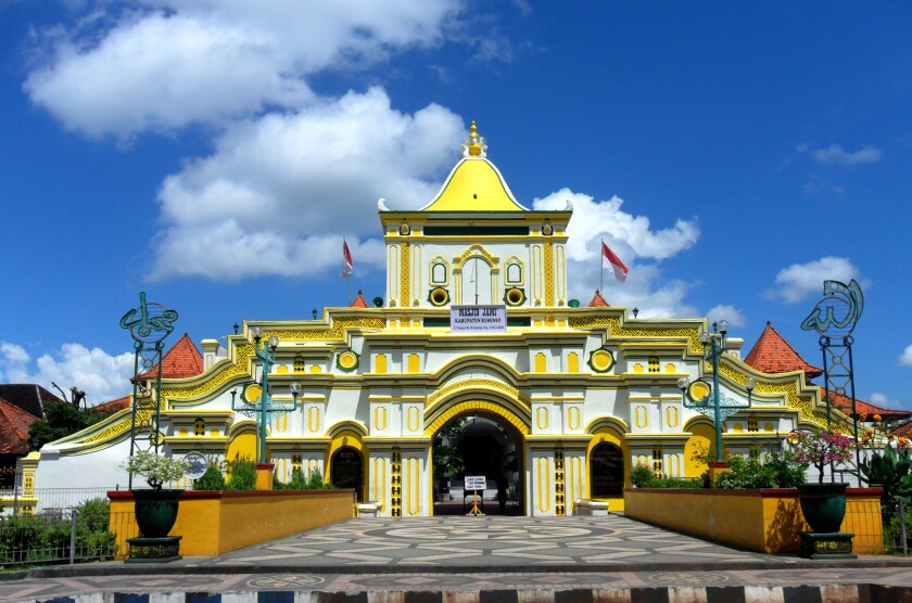 Mosque in Indonesia.jpg