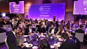 itr awards 2025 crowd shot