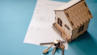 real-estate-6688945.jpg