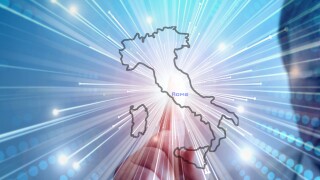 Ein Mann und die Karte von Italien