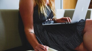 entrepreneur-593357.jpg