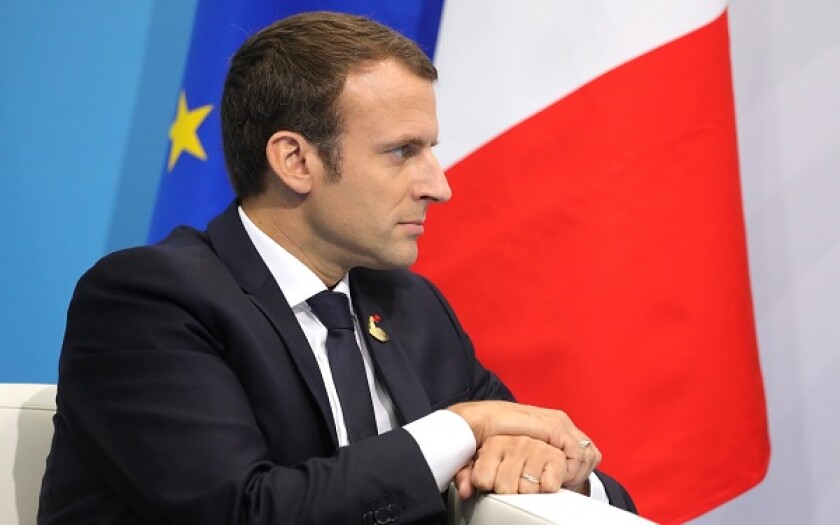 macron large