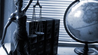lady-justice-2388500.jpg