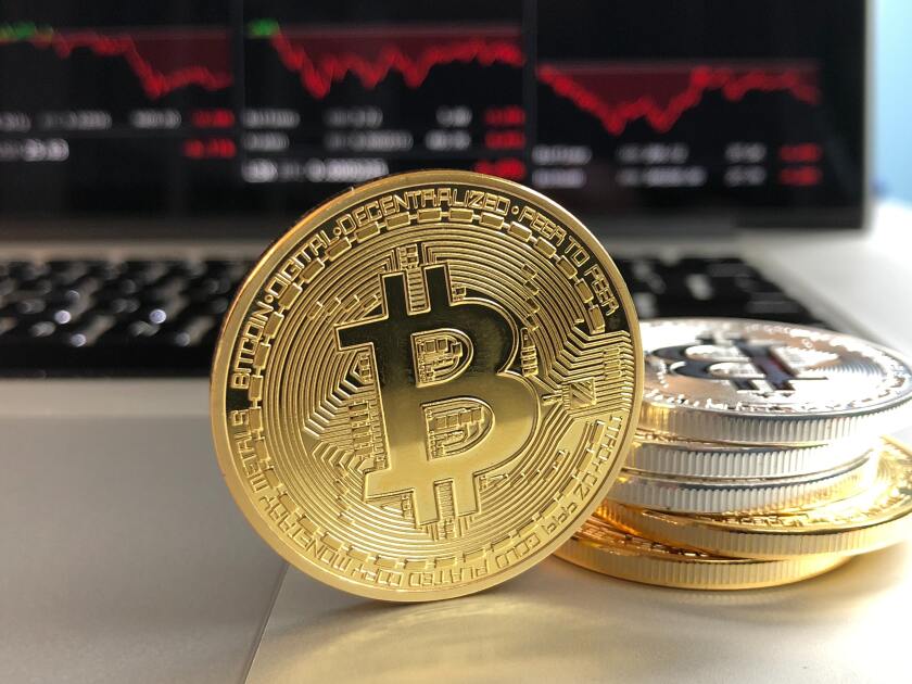 bitcoin-cryptocurrency-exchange-730553.jpg
