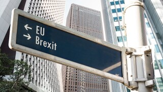 Brexit road sign to EU or London