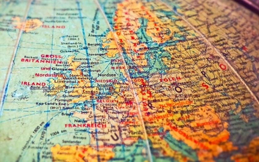 globe-600 x 375