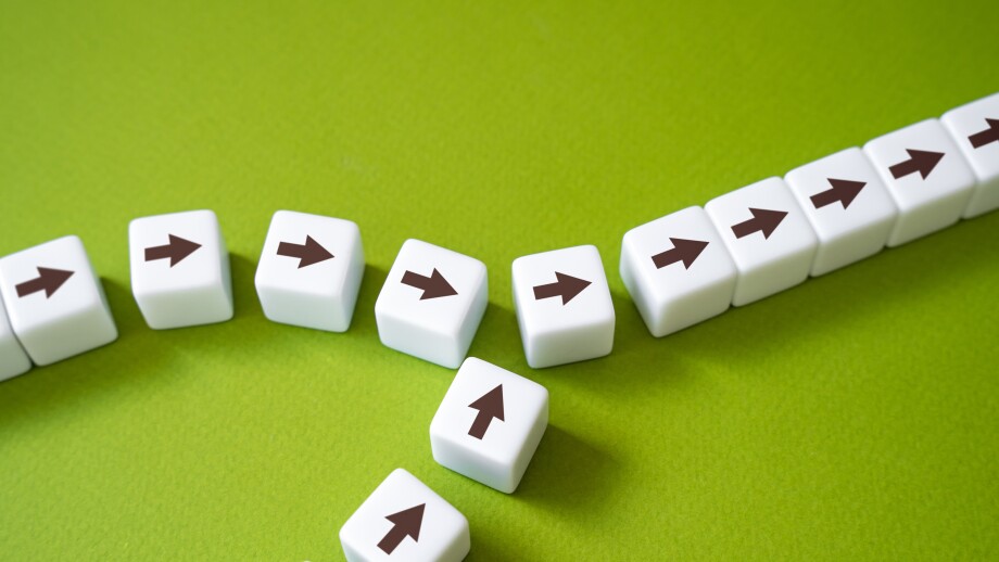 Merging two paths into one. Integration acquisition. Consolidation, cooperation, organization. Synchronization of processes in business production. Merge. Pooling efforts, concentration resources.