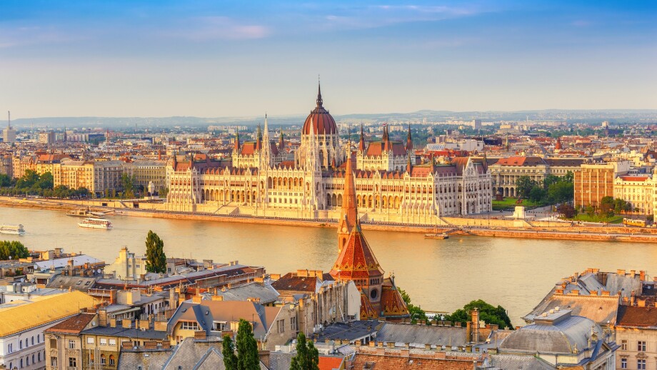 Budapest city skyline at Hungalian Parliament and Danube River, 