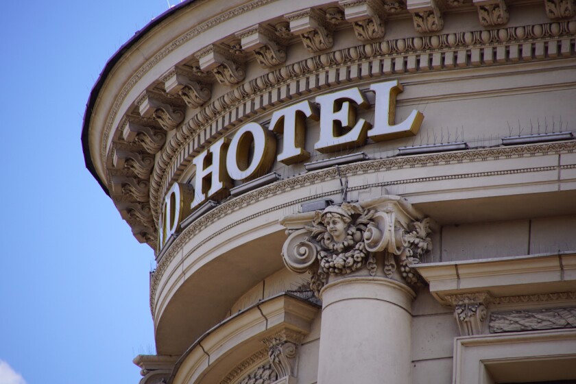 hotel-3738434.jpg