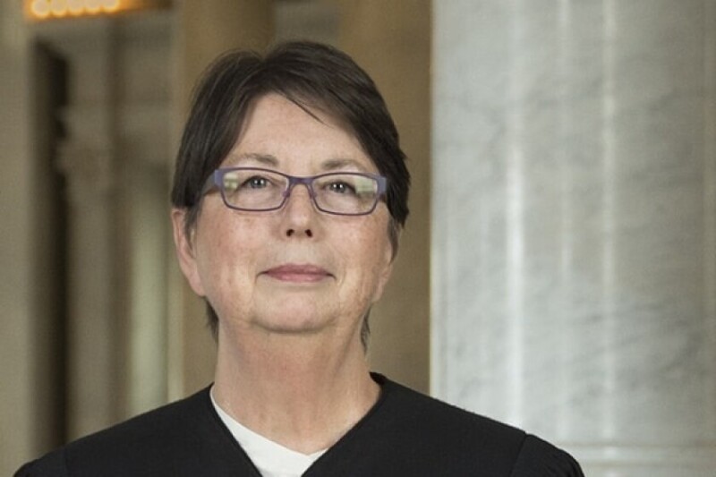 Suzanne Barnett.jpg