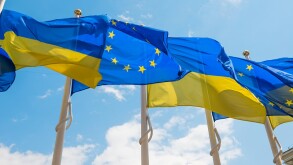 European Union and Ukraine flags