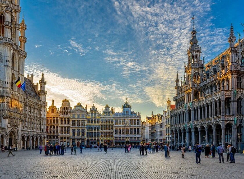 Grand Place (Grote Markt) with Town Hall (Hotel de Ville) and Ma