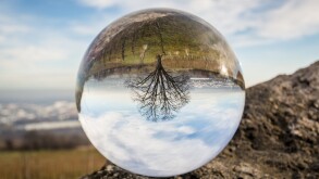 glass-sphere-1547291.jpg