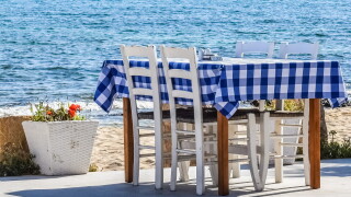 table-2918953.jpg