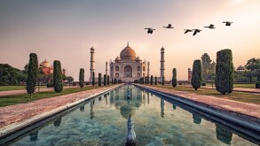 Taj Mahal in sunrise light, Agra, India