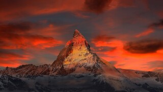 mountains-862870.jpg