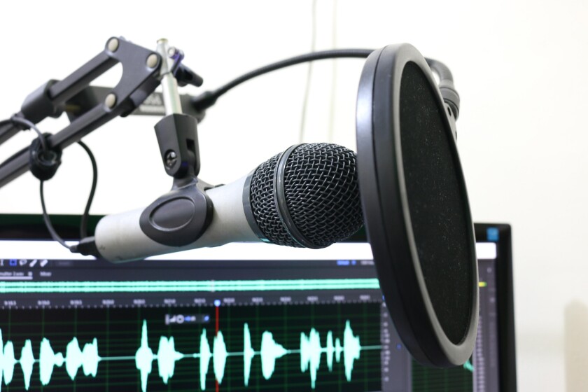 podcast-2170045.jpg