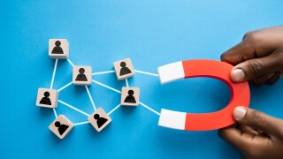 Business Lead And Customer Generation Magnet Pulling