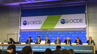 OECD pic 1 _pascal party 320 x 215