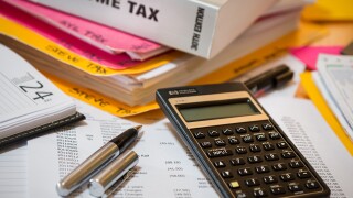 income-tax-4097292 (1).jpg