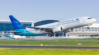 Garuda Indonesia Boeing 737 Flugzeug Flughafen Jakarta